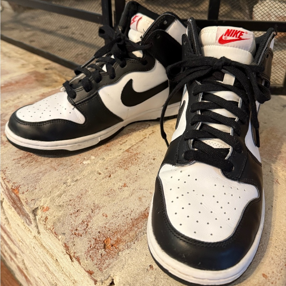 Nike Dunk hightop PANDAS - Men’s 8, Ladies 9.5